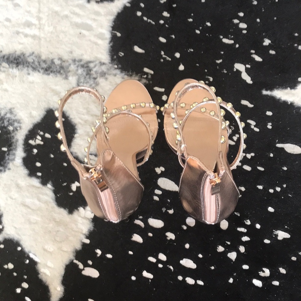 Heels - Picture 2 of 3